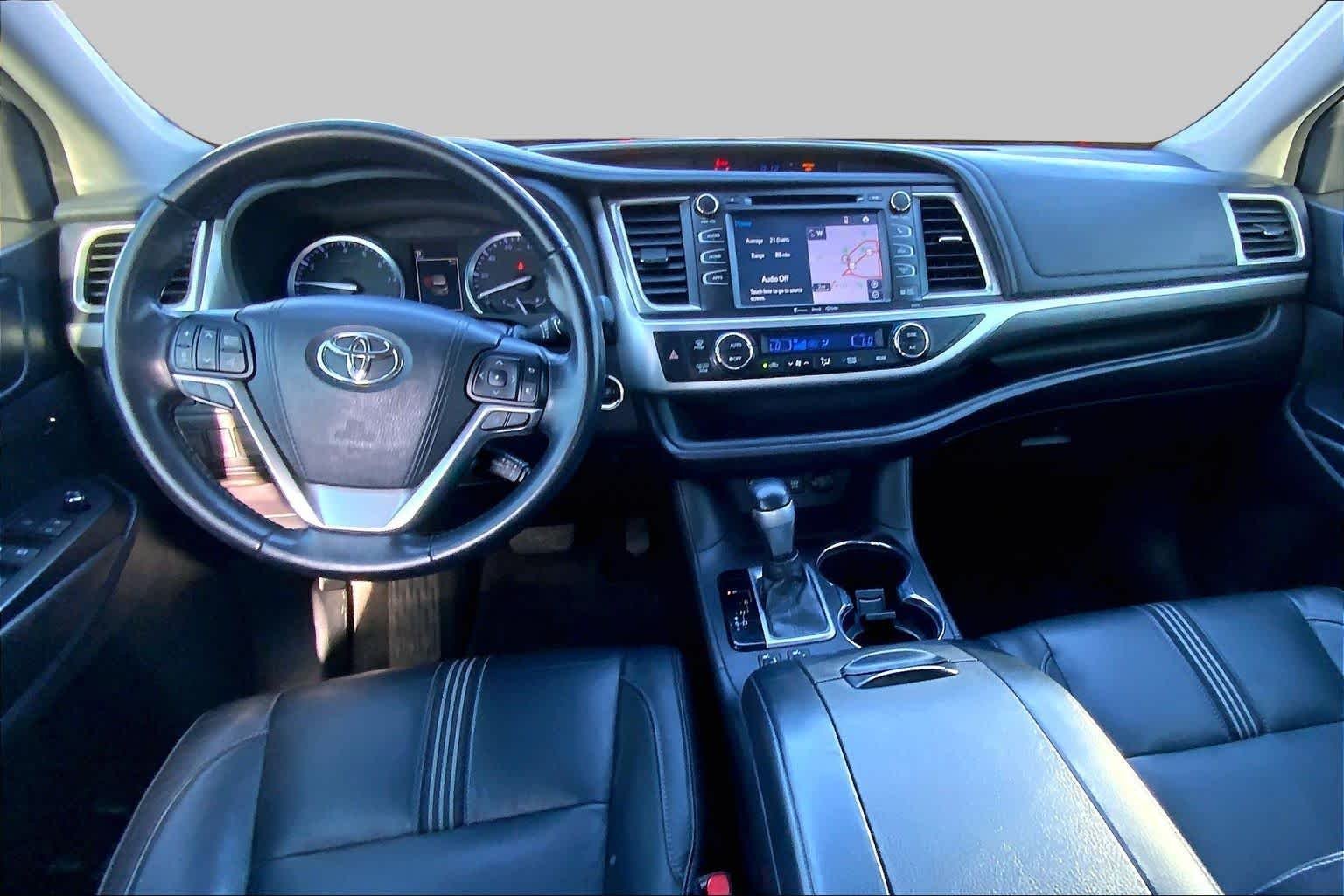 Used 2018 Midnight Black Metallic Toyota XLE image 16