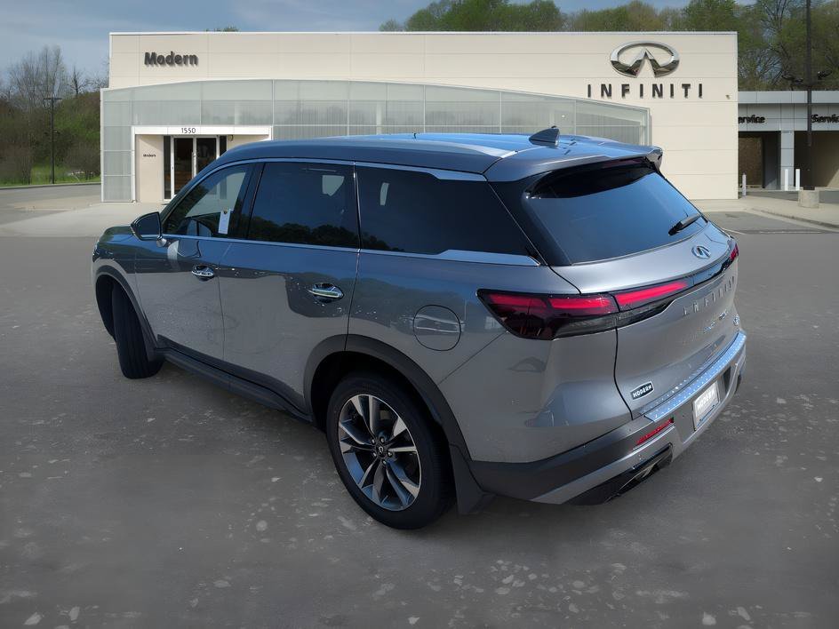 Used 2023 Graphite Shadow INFINITI LUXE image 5