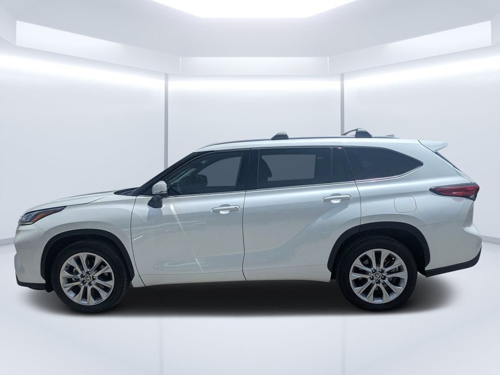 Used 2022 Beige Toyota Limited image 5