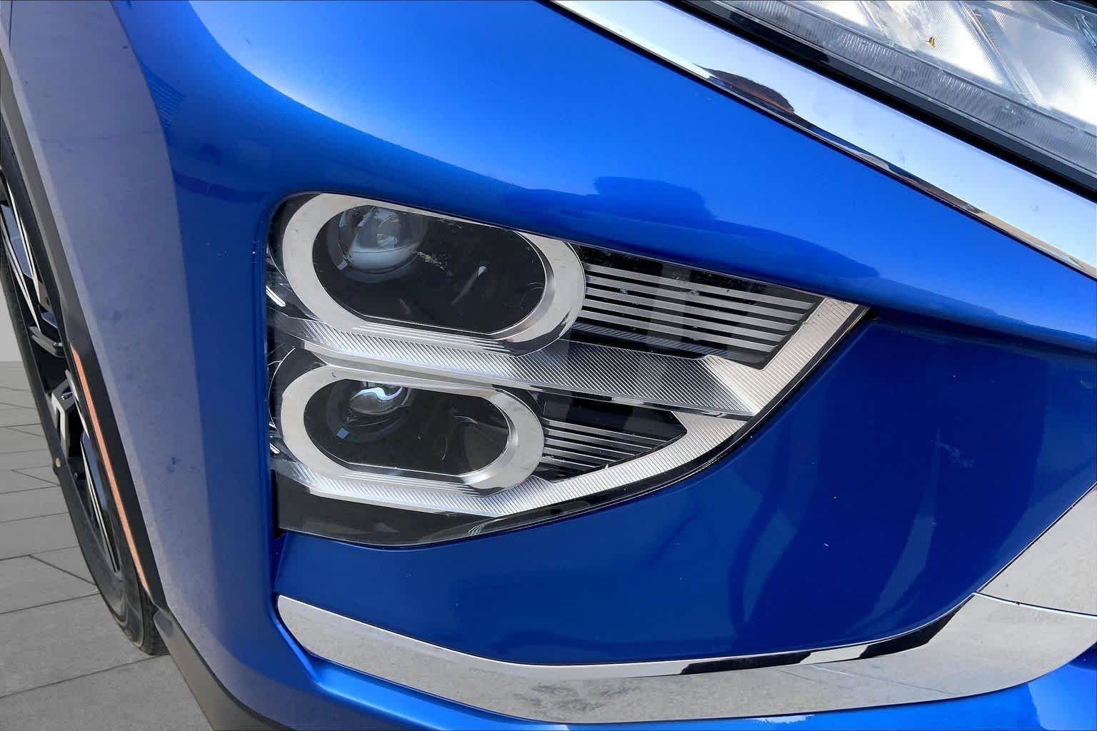 Used 2024 Lightning Blue Mitsubishi SE image 27