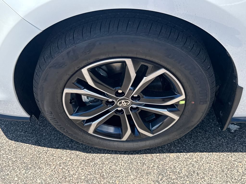 New 2026 Wind Chill Pearl Toyota Platinum image 46