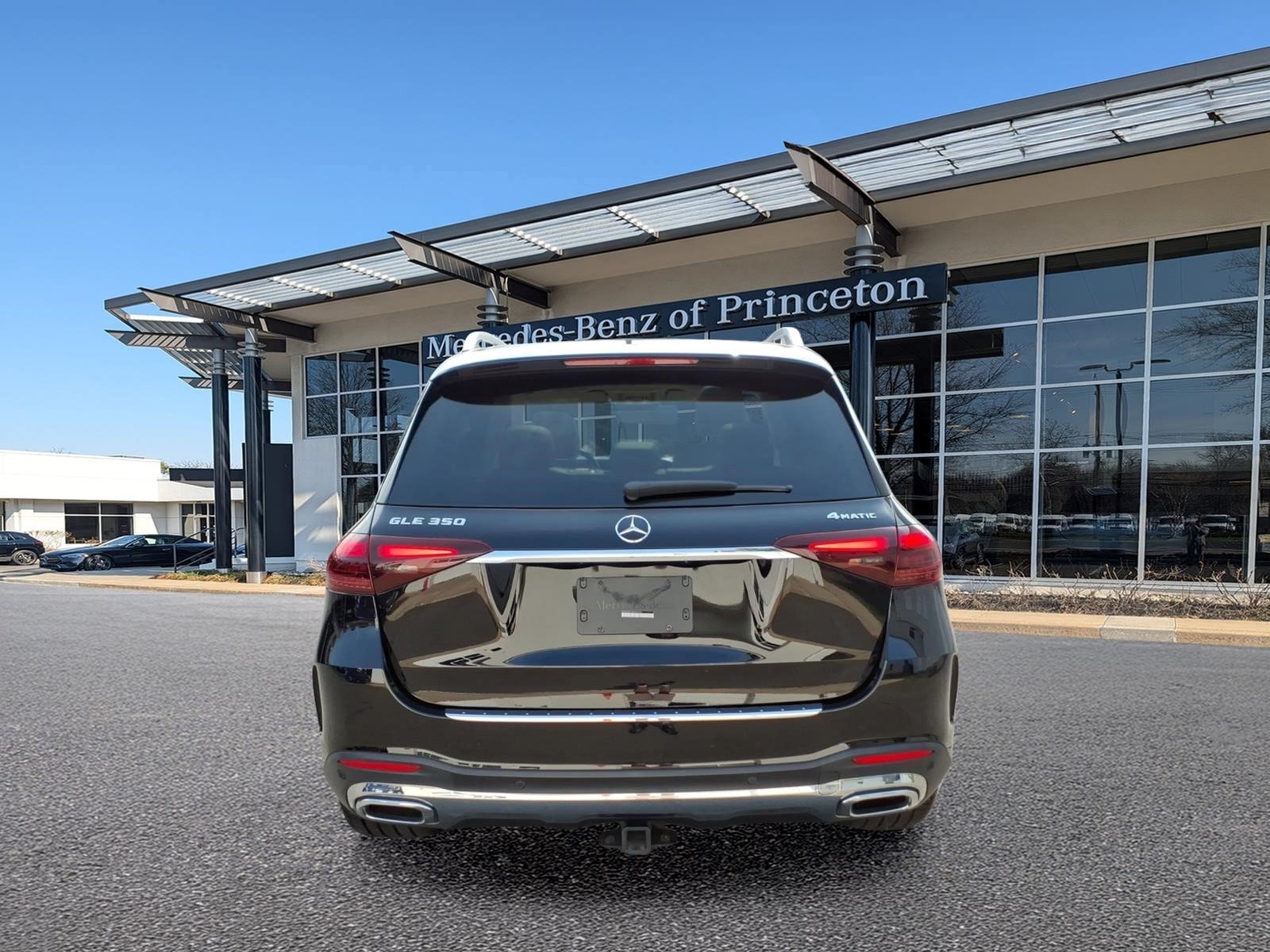 Certified Used 2024 Black Mercedes-Benz GLE 350 4MATIC® SUV image 4