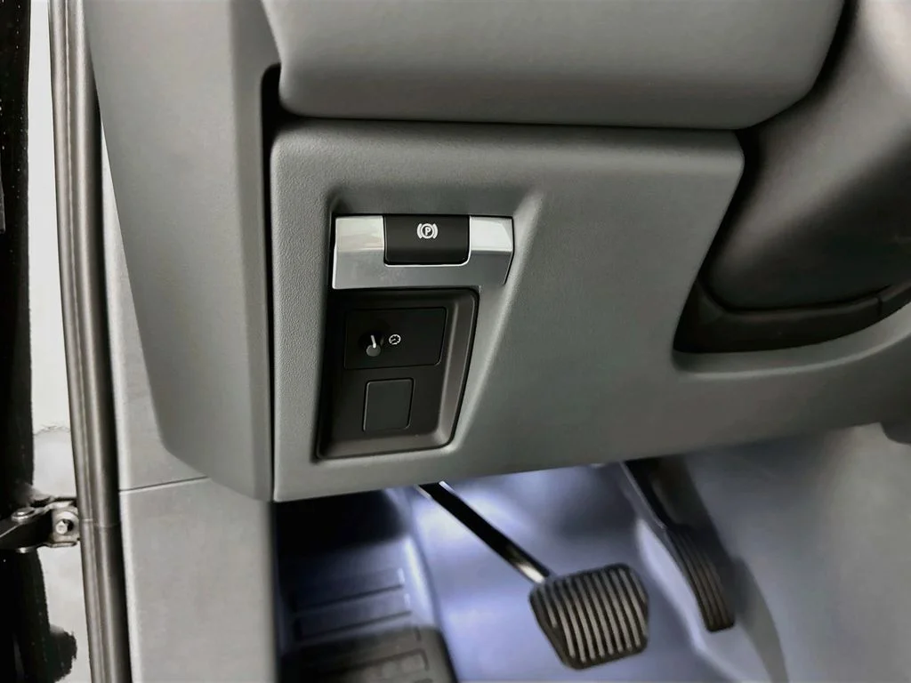 New 2026 Santorini Black Land Rover S image 10