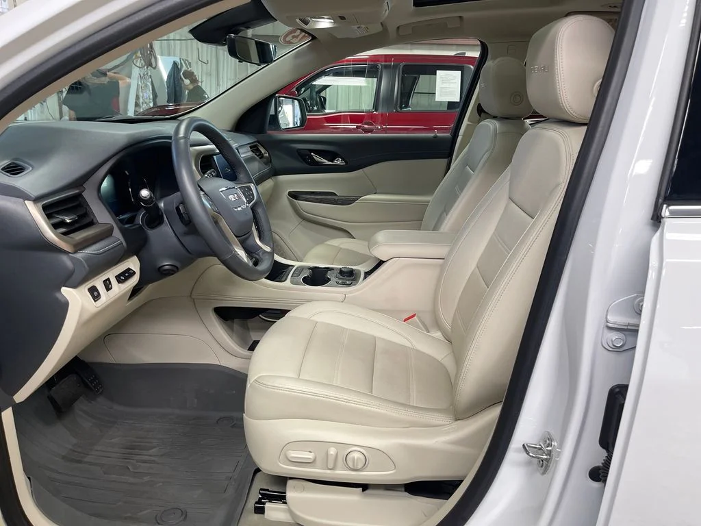Used 2023 White GMC Denali image 16