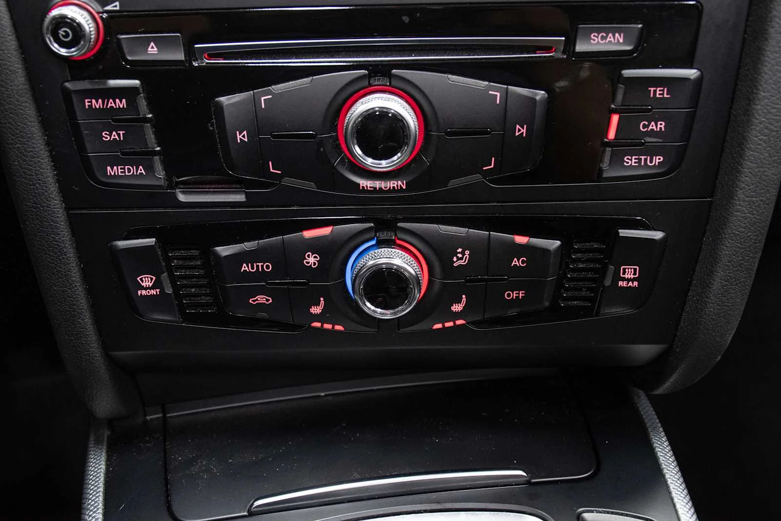 Used 2014 Monsoon Gray Metallic Audi Premium image 22