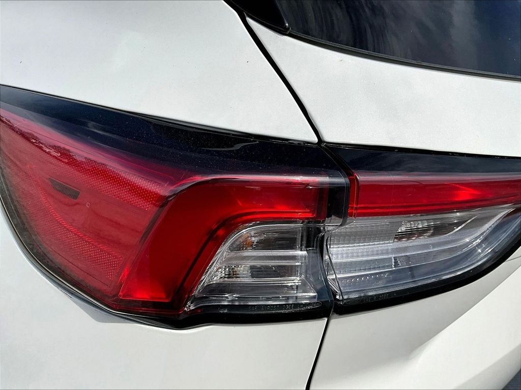 Used 2022 White Ford SEL image 26