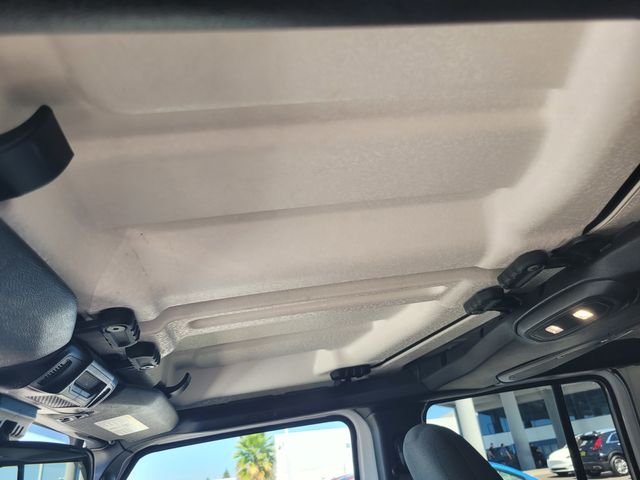 Used 2025 White Jeep Sahara image 21