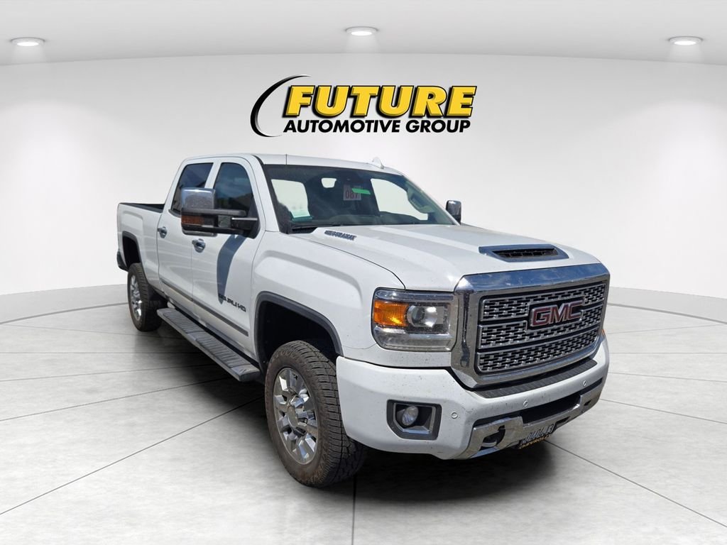 Used 2019 White GMC Denali image 1