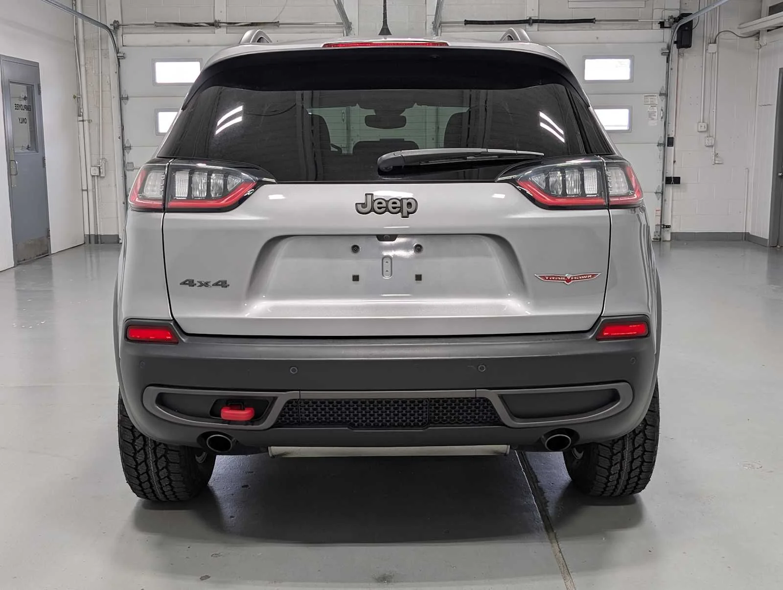 Used 2021 Billet Silver Metallic Clearcoat Jeep Trailhawk image 9
