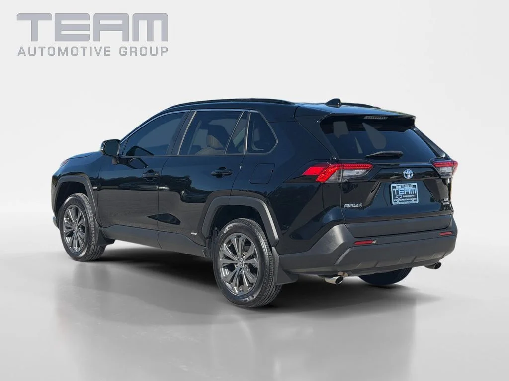 Used 2024 Black Toyota XLE Premium image 5