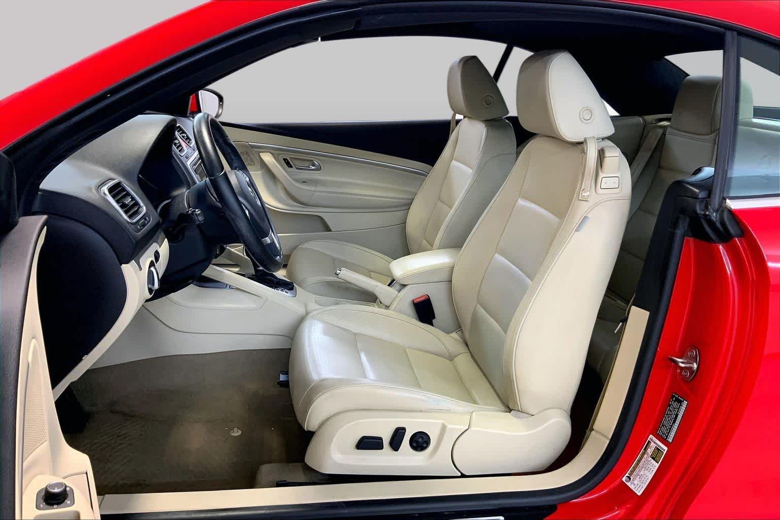 Used 2016 Flash Red Volkswagen Komfort image 8