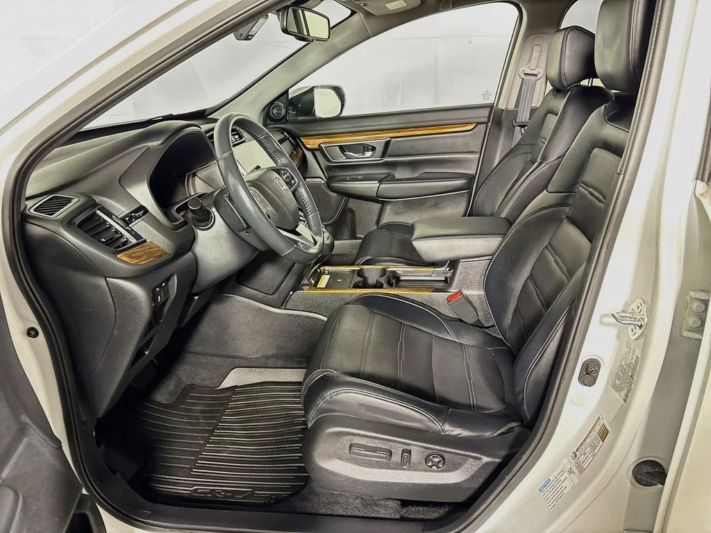 Used 2021 White Honda Touring image 11