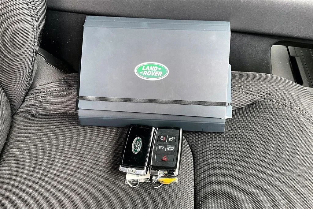 Used 2023 Santorini Black Metallic Land Rover Standard image 10