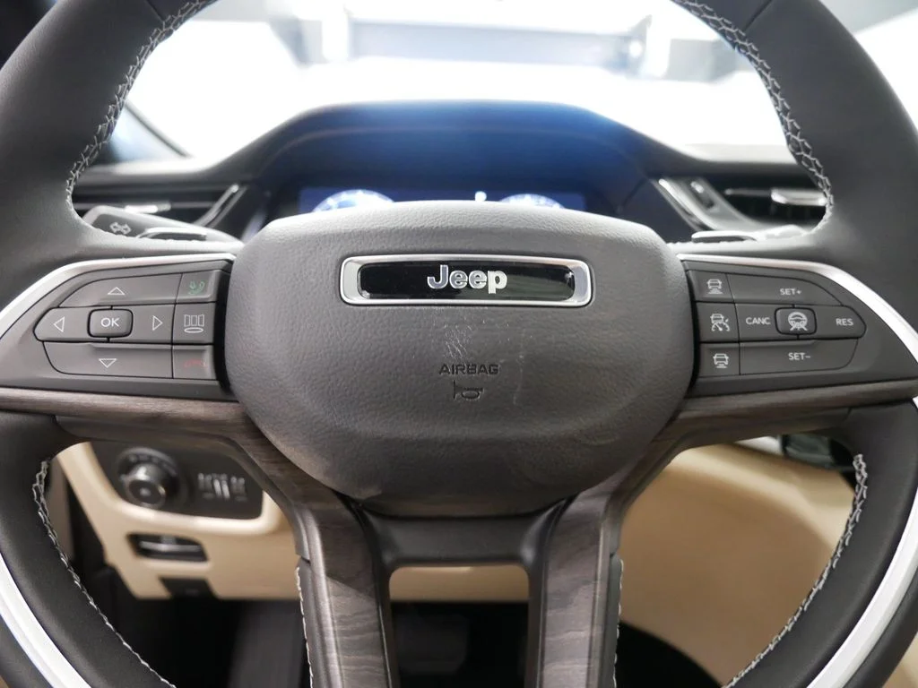 New 2027 Bright White Clearcoat Jeep Limited image 22