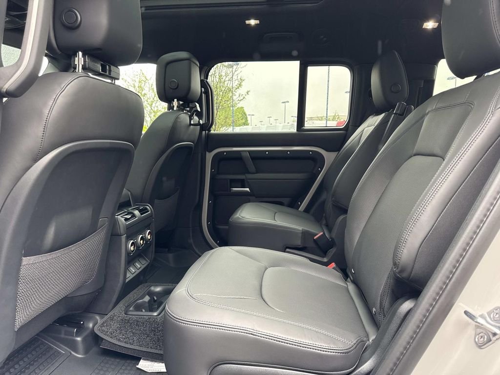 New 2026 Borasco Grey Land Rover X-Dynamic SE image 13