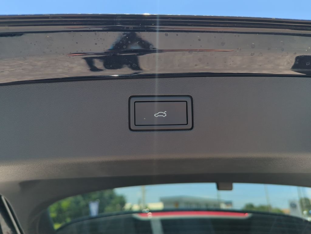 New 2026 Black Volkswagen 2.0T SE R-Line Black image 32