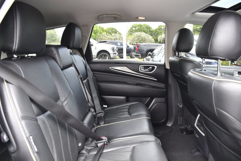 Certified Used 2019 Liquid Platinum INFINITI LUXE image 26
