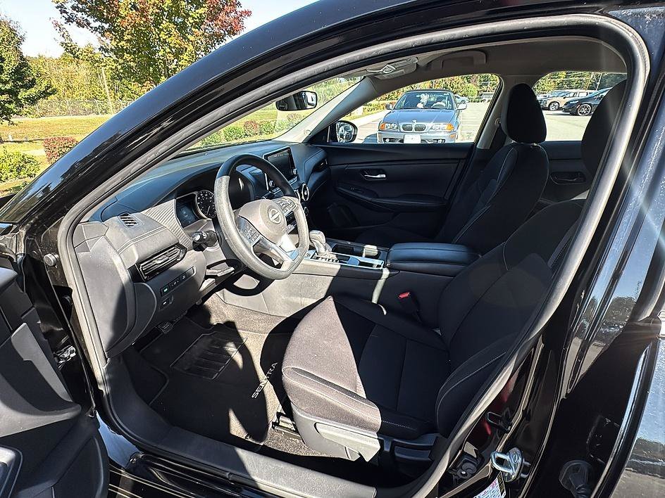 Used 2025 Super Black Nissan SV image 13