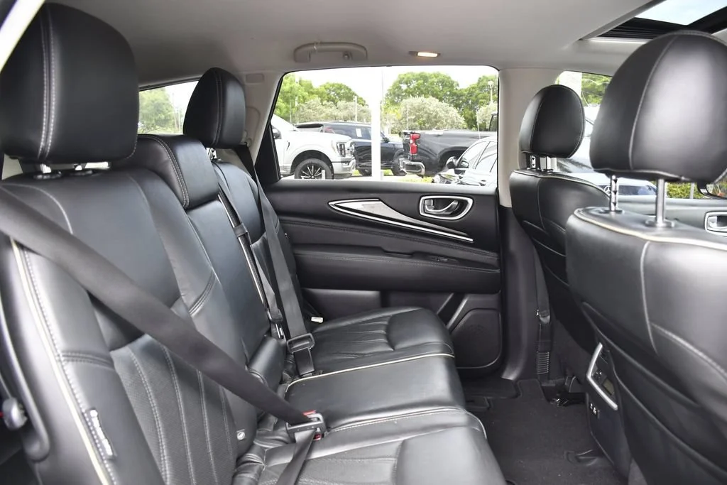 Used 2019 Liquid Platinum INFINITI LUXE image 26