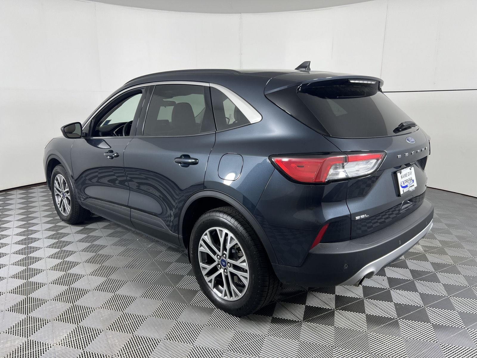 Used 2022 Stone Blue Ford SEL image 8
