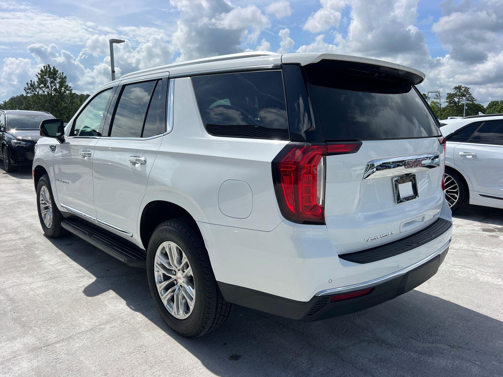 Used 2022 Summit White GMC SLT image 7