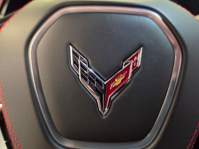 Used 2021 White Chevrolet Stingray image 25