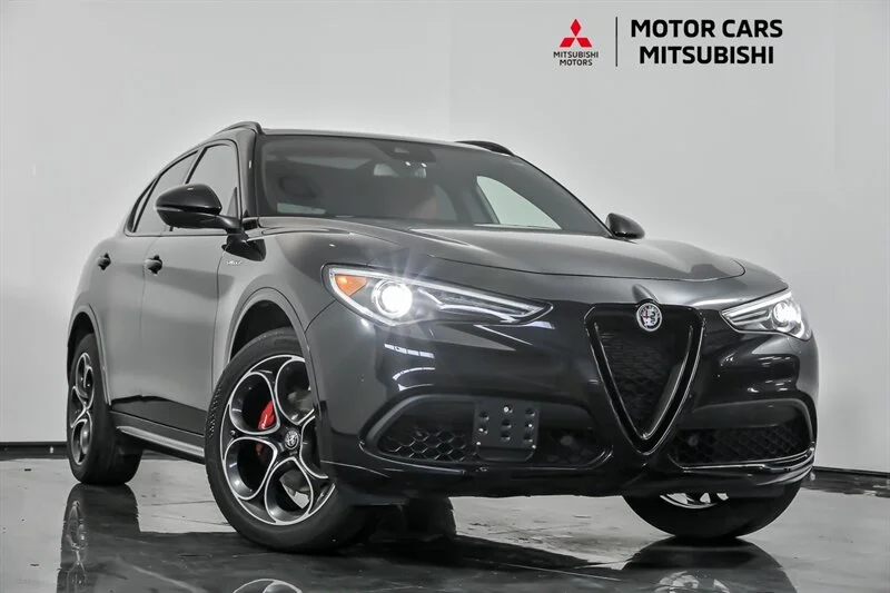 2023 Alfa Romeo Stelvio Veloce AWD's photo