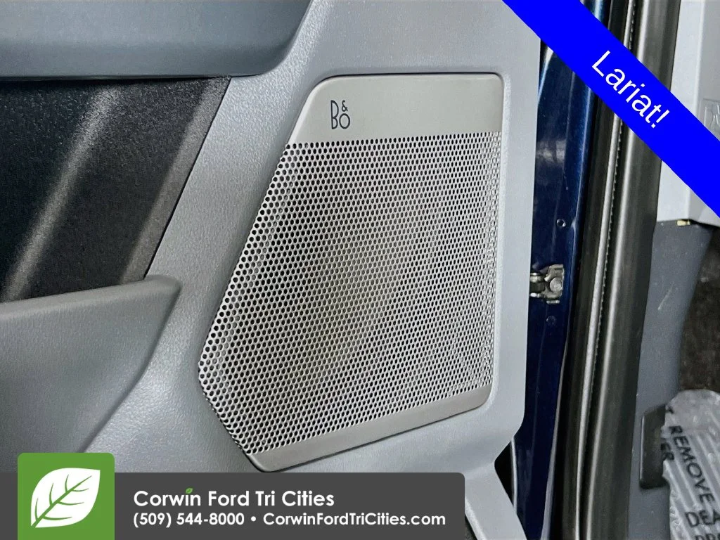 Used 2022 Atlas Blue Metallic Ford Lariat image 13