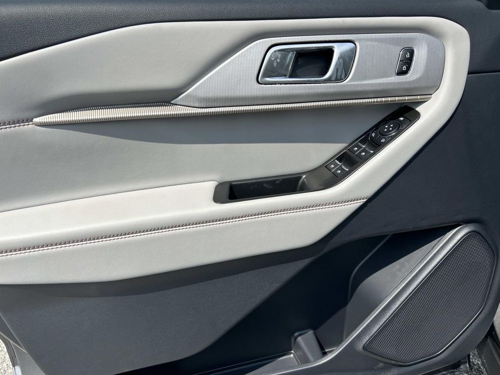 New 2026 Carbonized Gray Metallic Ford Active image 21