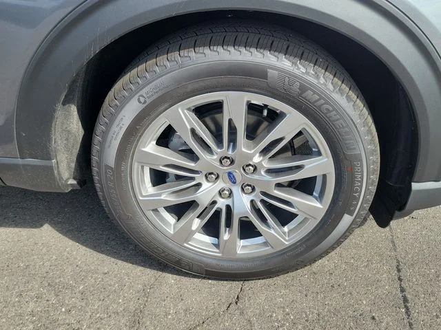 New 2026 Carbonized Gray Metallic Ford Platinum image 6