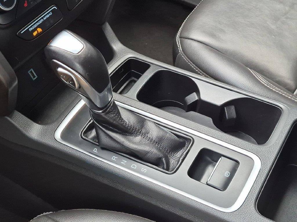 Used 2018 Gray Ford SEL image 16