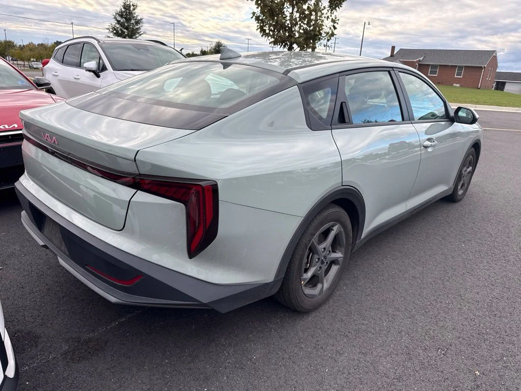 Used 2025 Blue Kia LXS image 3