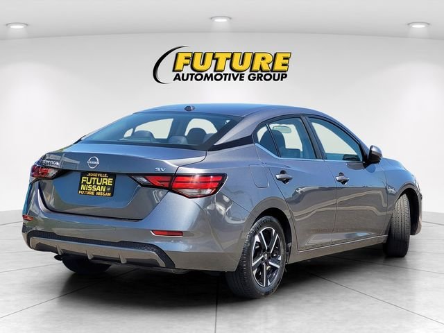 Used 2024 Gray Nissan SV image 4