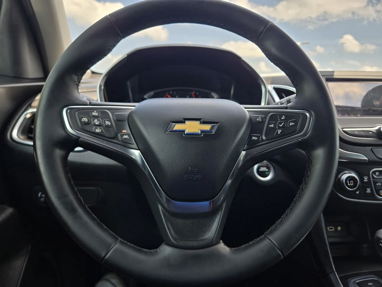 2024 Chevrolet Equinox LT - Photo 16