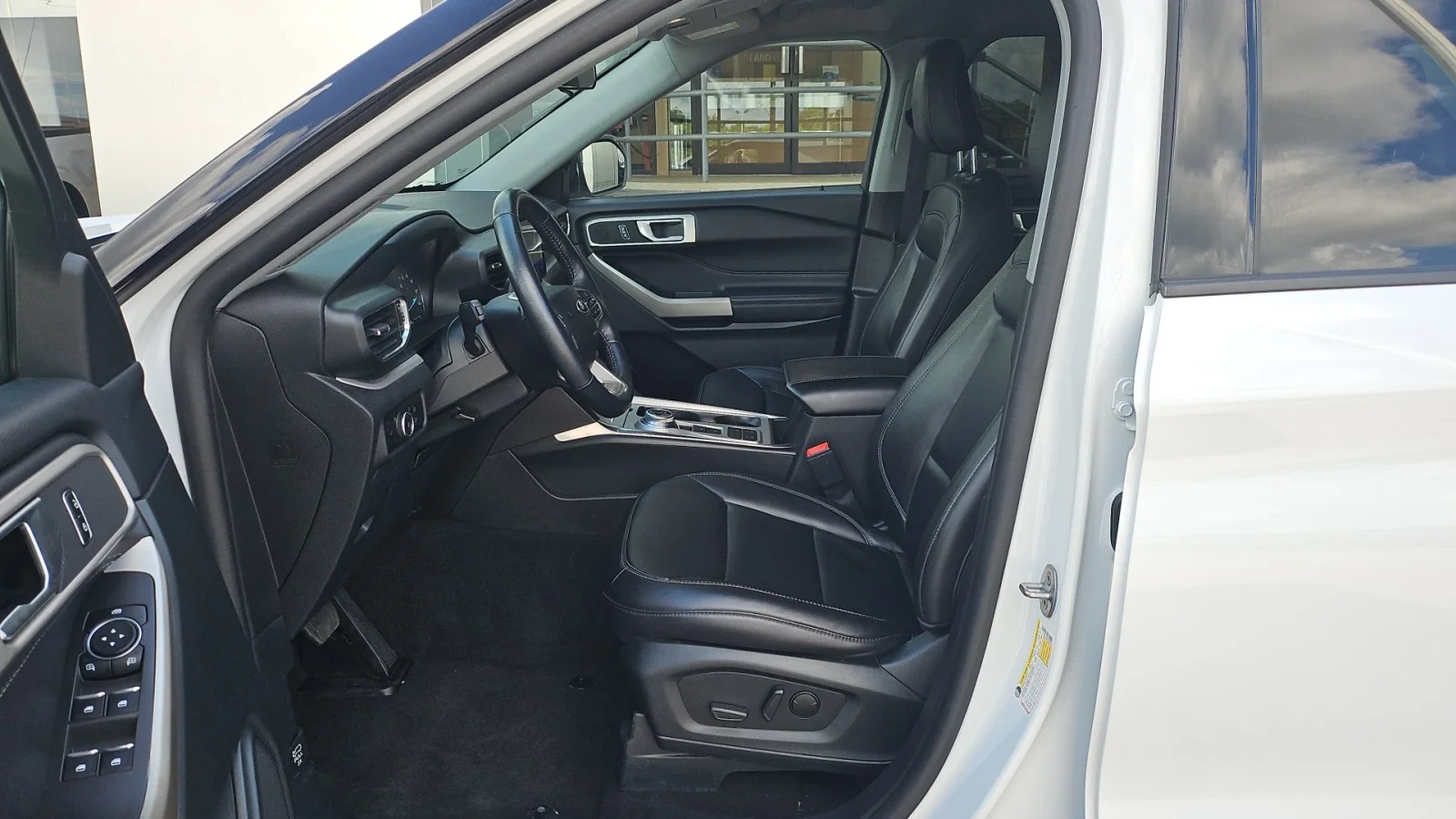 Used 2023 White Ford XLT image 12