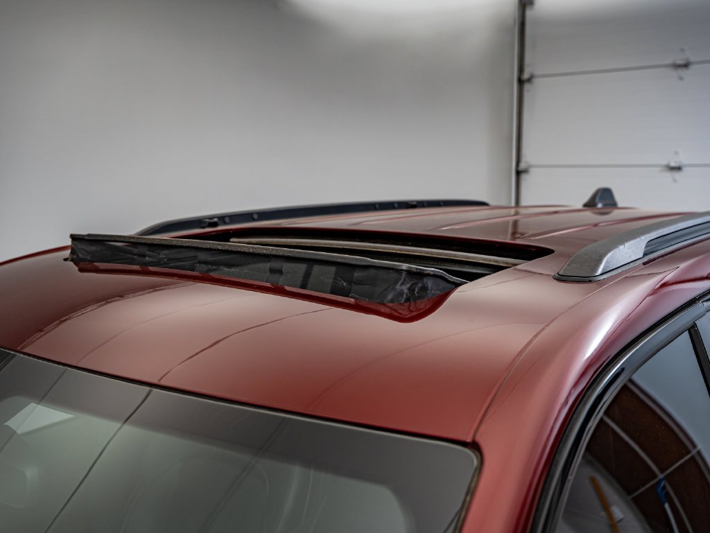 Used 2023 Velvet Red Pearlcoat Jeep Altitude image 17