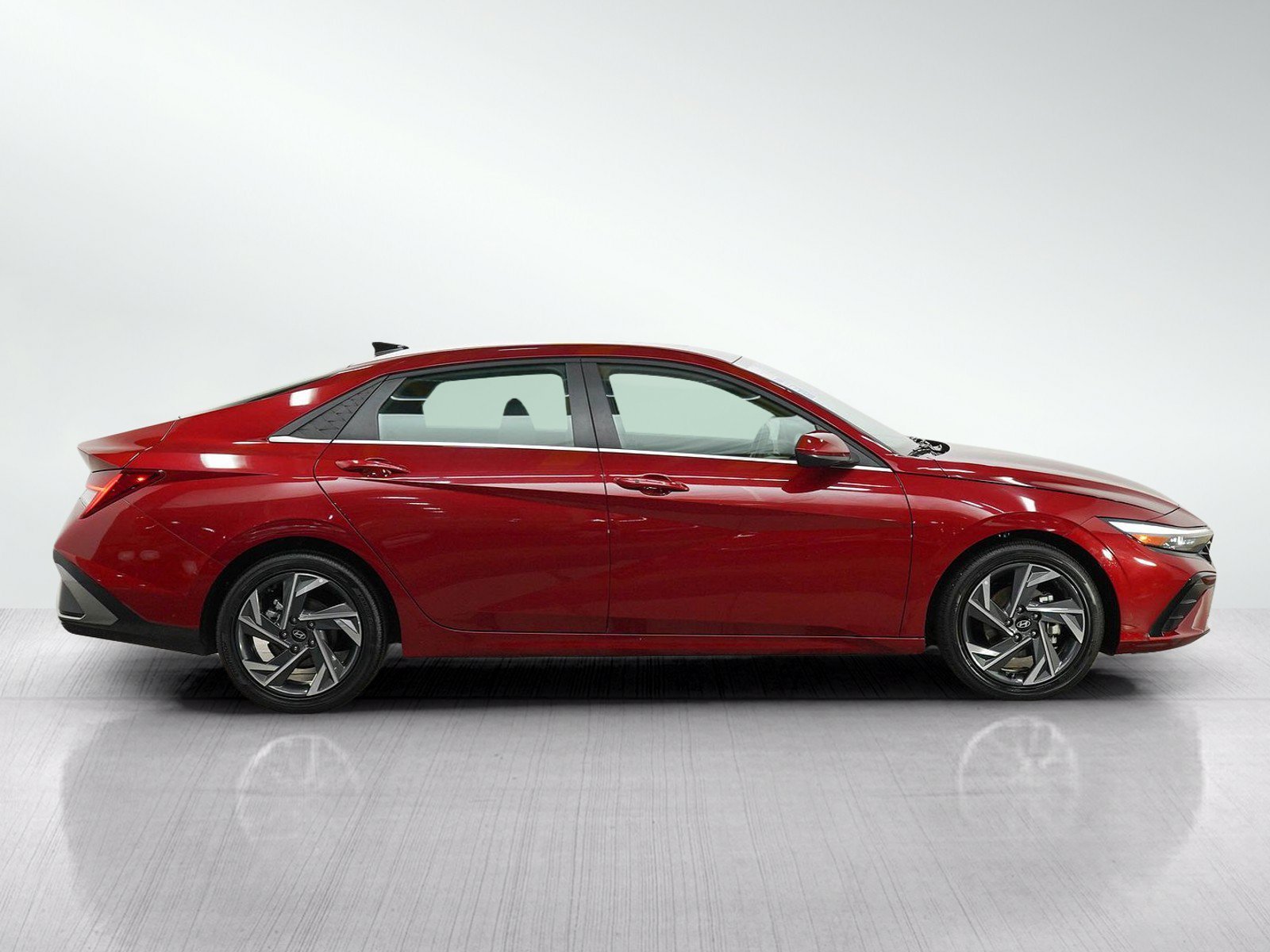 Used 2025 Ultimate Red Hyundai SEL Convenience IVT image 7