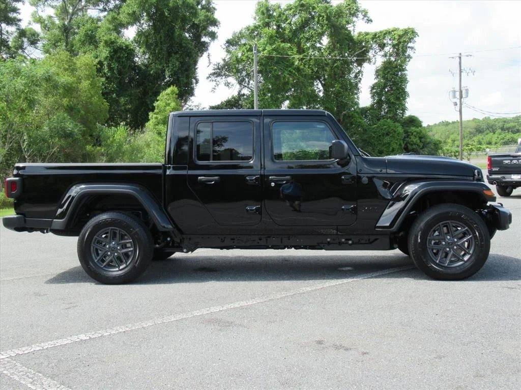 New 2026 Black Clear-Coat Exterior Paint Jeep Sport S image 2