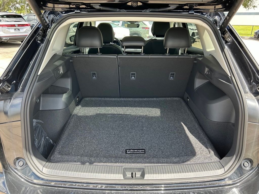 New 2026 Black Volkswagen 2.0T SE image 43