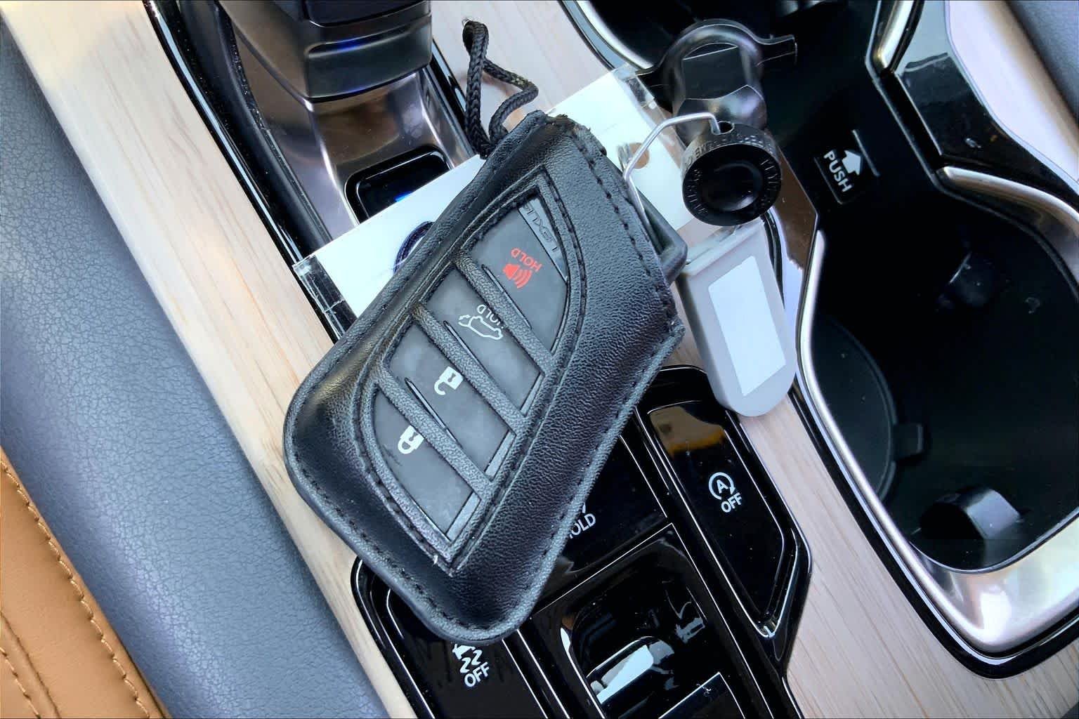 Used 2024 Eminent White Pearl Lexus Premium Plus image 15