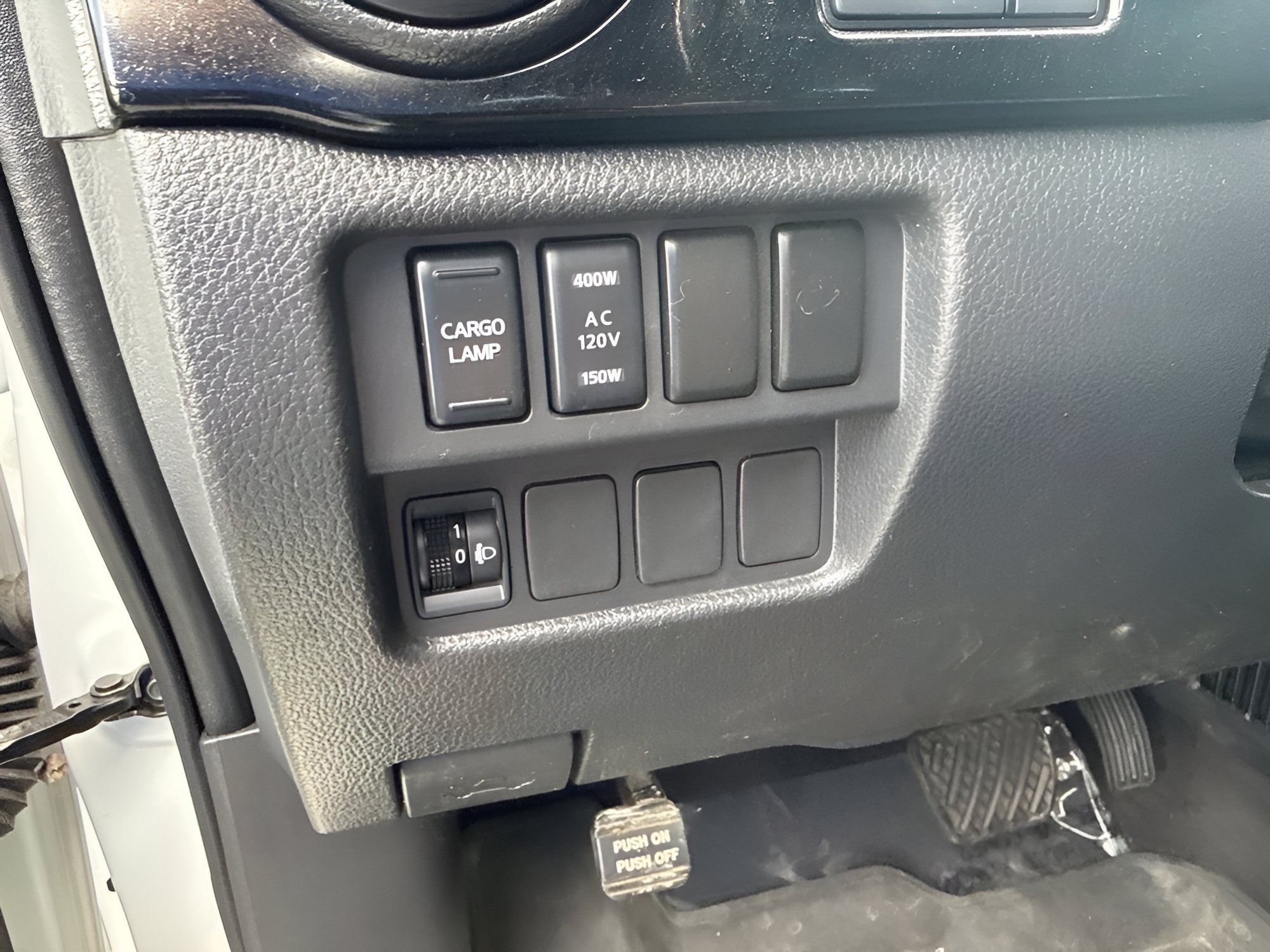 Used 2023 Glacier White Nissan SV image 26