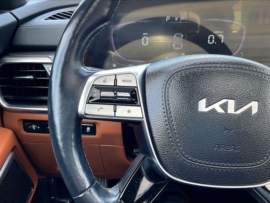 Used 2024 Green Kia EX X-Line image 24
