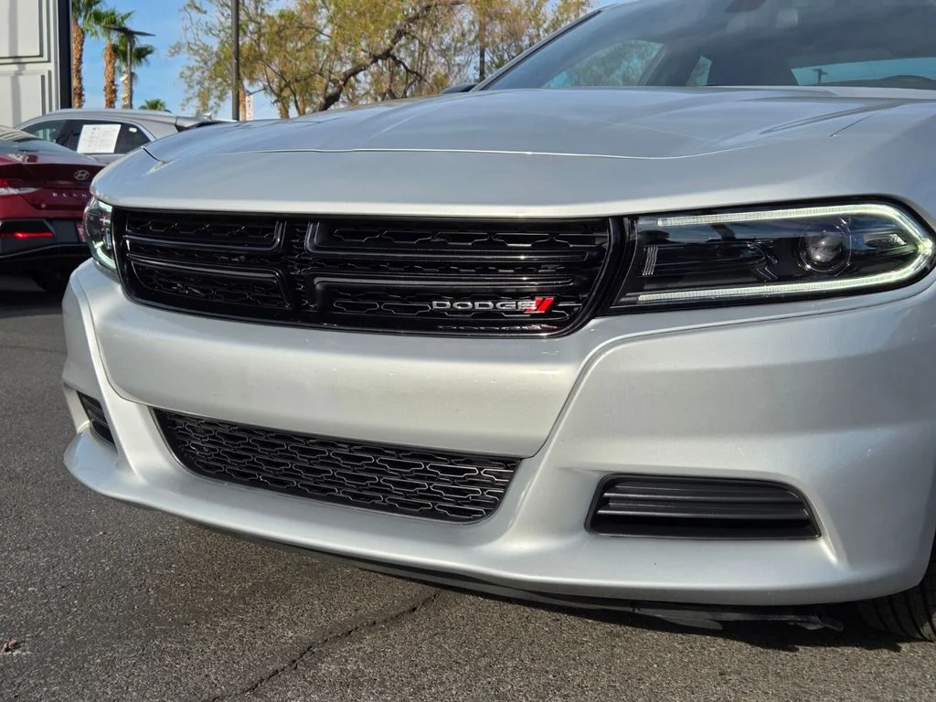 Used 2023 Silver Dodge SXT image 8