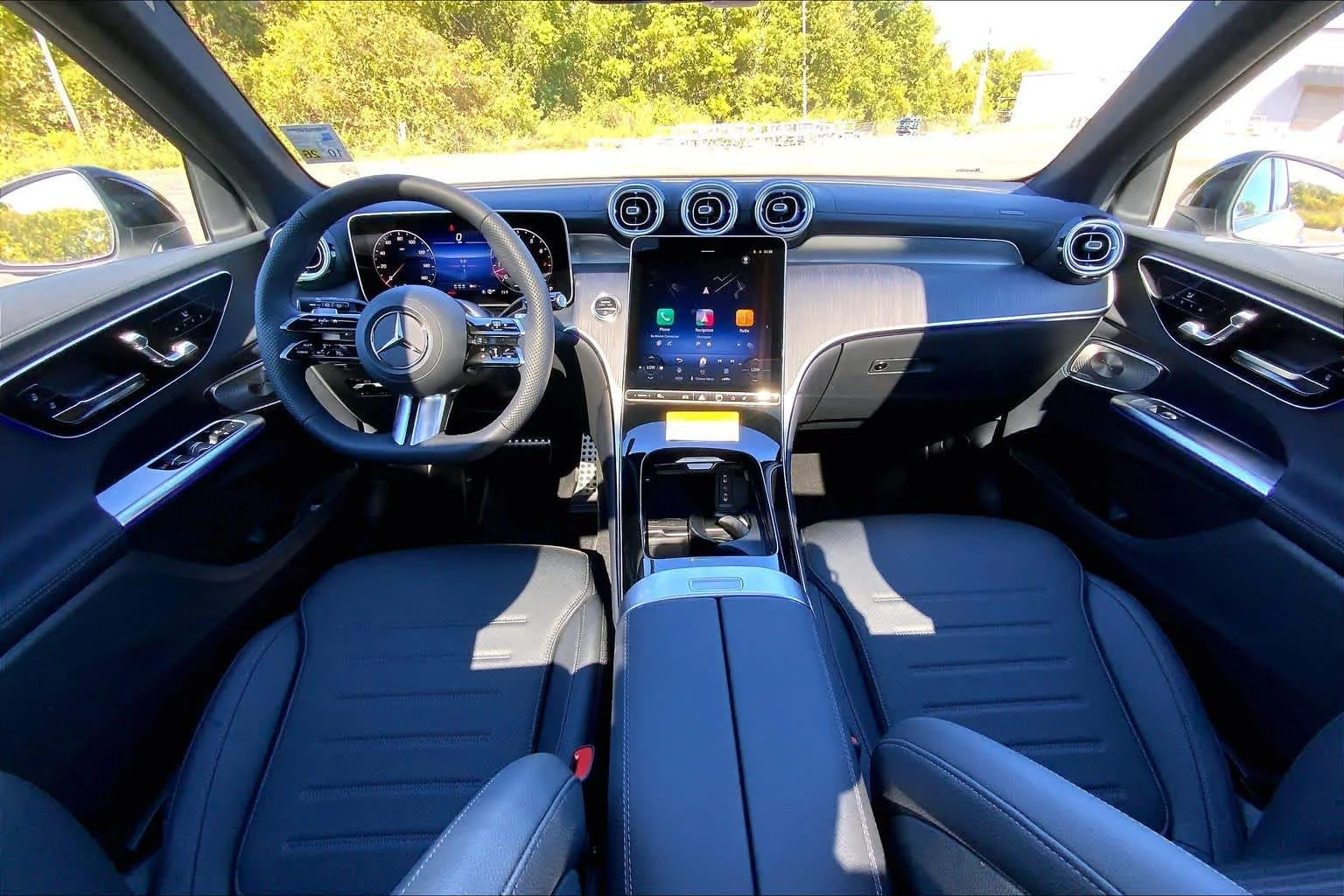 New 2026 Polar White Mercedes-Benz GLC 300 image 5