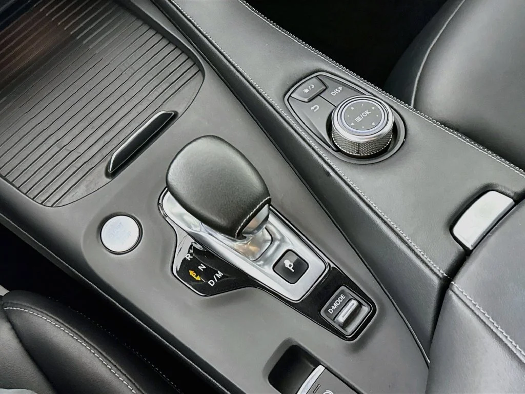 Certified Used 2022 Black INFINITI LUXE image 22