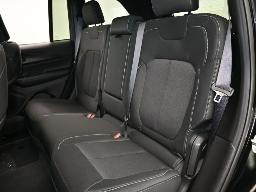 2025 Jeep Grand Cherokee Laredo - Photo 29