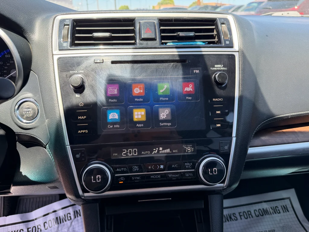 Used 2018 Ice Silver Metallic Subaru Limited image 18