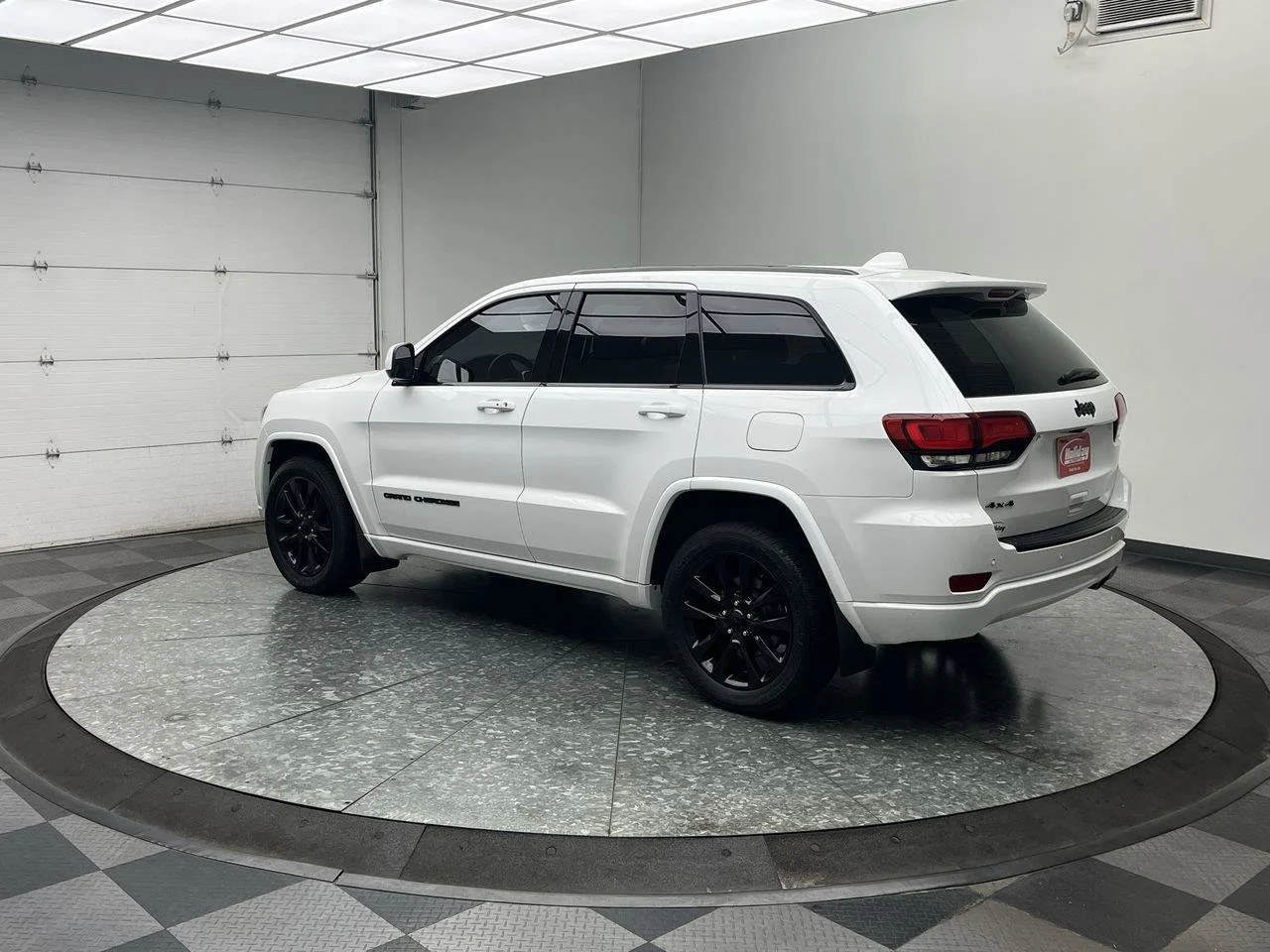 Used 2018 Jeep Grand Cherokee Altitude with VIN 1C4RJFAGXJC342736 for sale in Fond Du Lac, WI