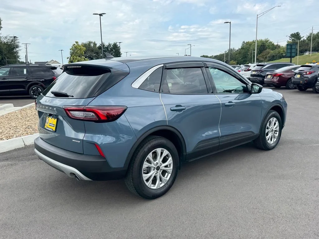 Used 2024 Blue Ford Active image 4