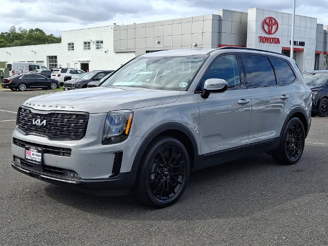 Certified Used 2022 Gray Kia SX image 4